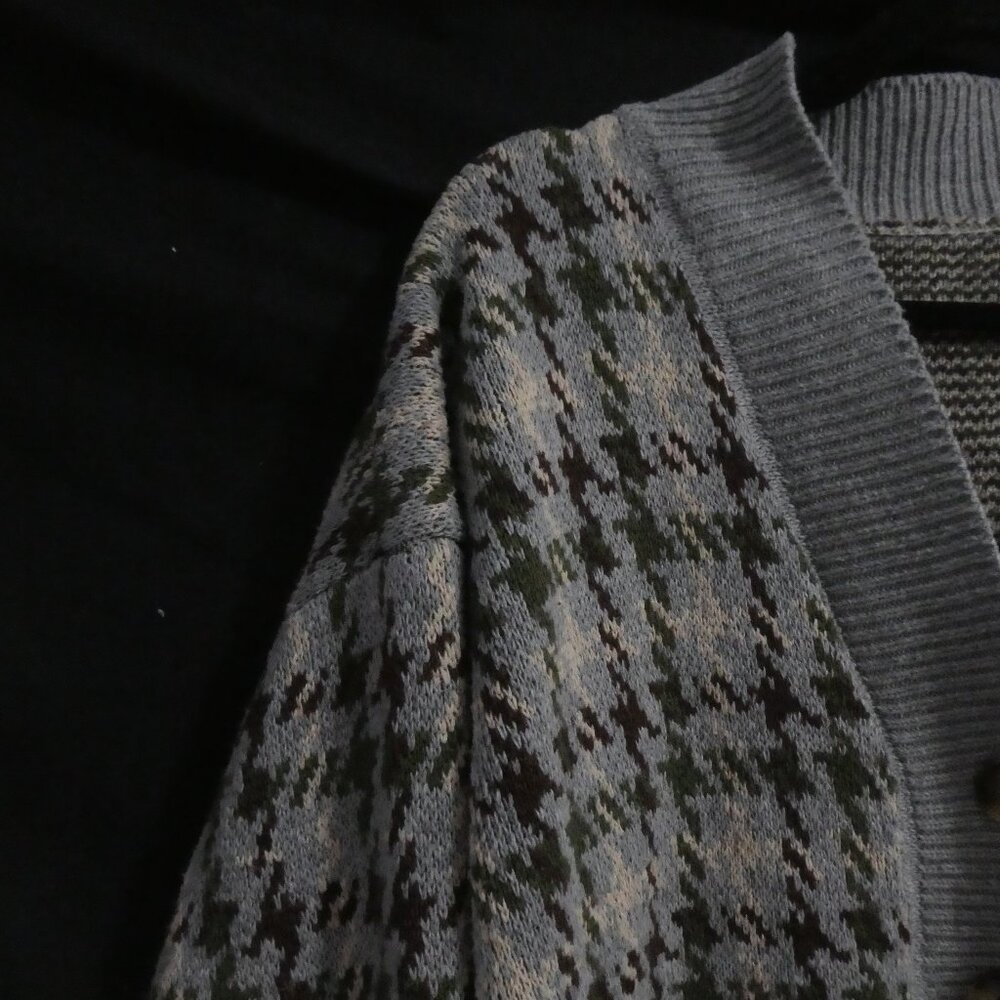 Heavy Wool Blend Houndstooth Button-Up Cardigan | xl - extra large | V-Neck - Picture 3 of 15